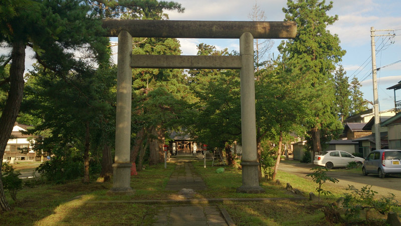 白山神社境内清掃