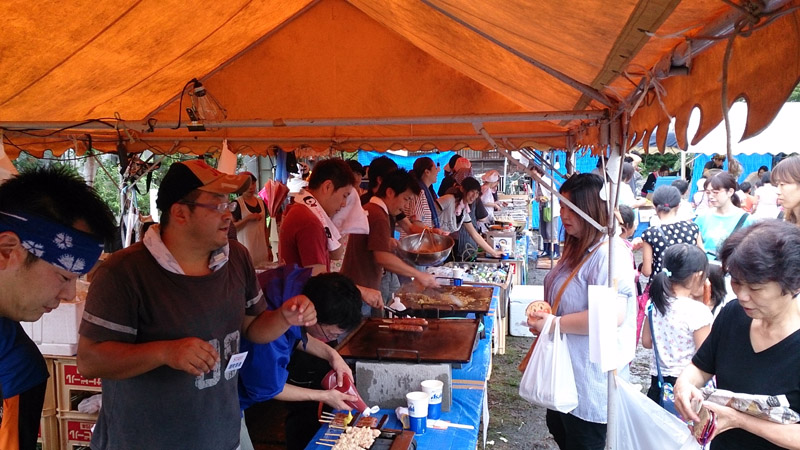 白山神社境内清掃